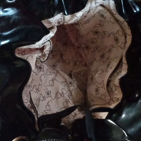 🍒Red and Black Tote Bag | LUCK Brand | Full zipper closure | Large carryall - Picture 11 of 11